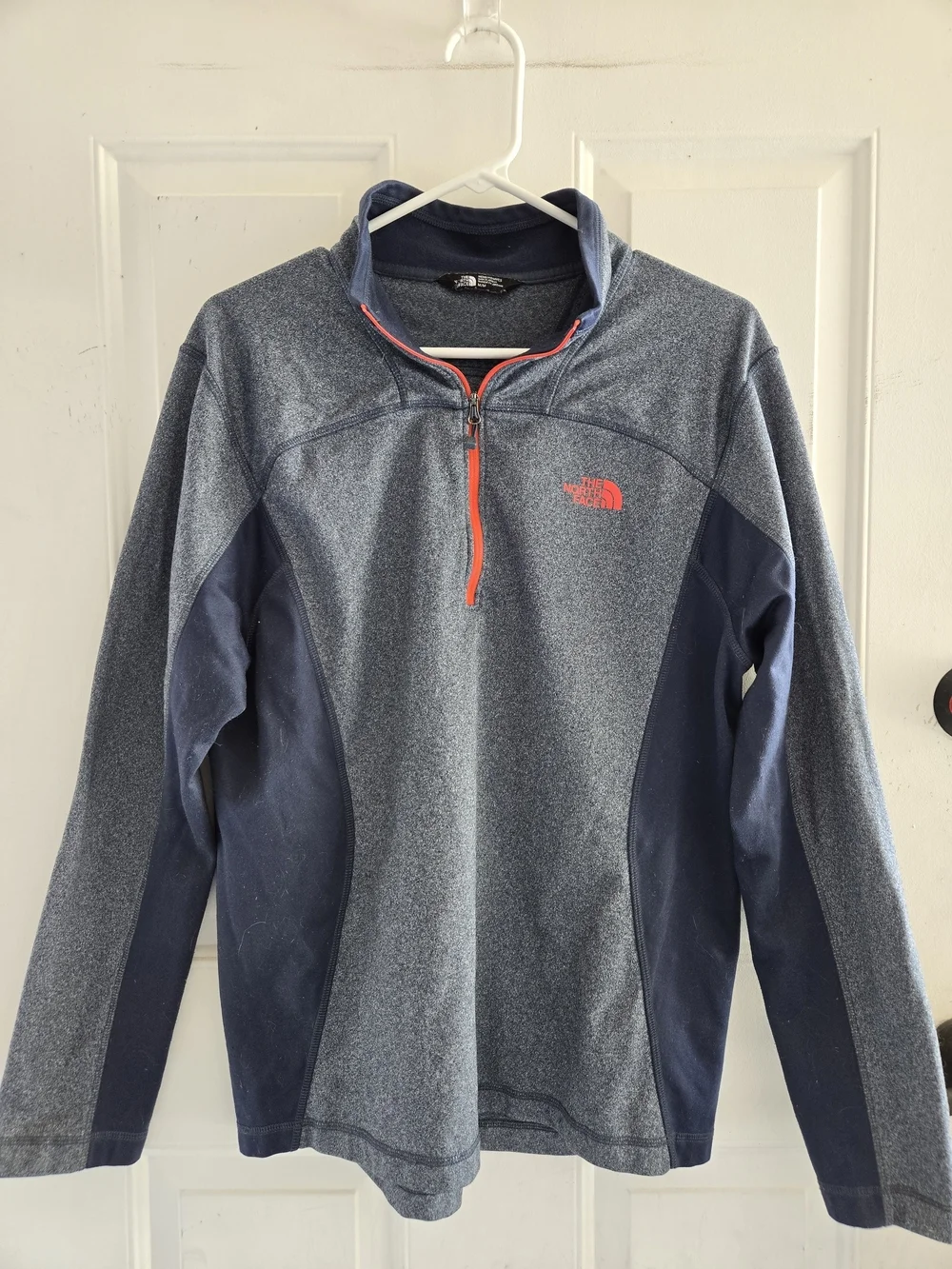 Mens North Face Heather Gray & Navy Quarter-Zip Pullover with Coral Trim Size M